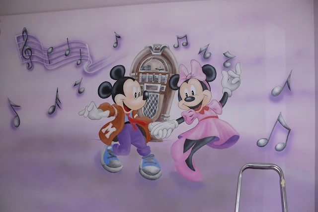 Malowidło w pokoju dziecięcym, myszka micki