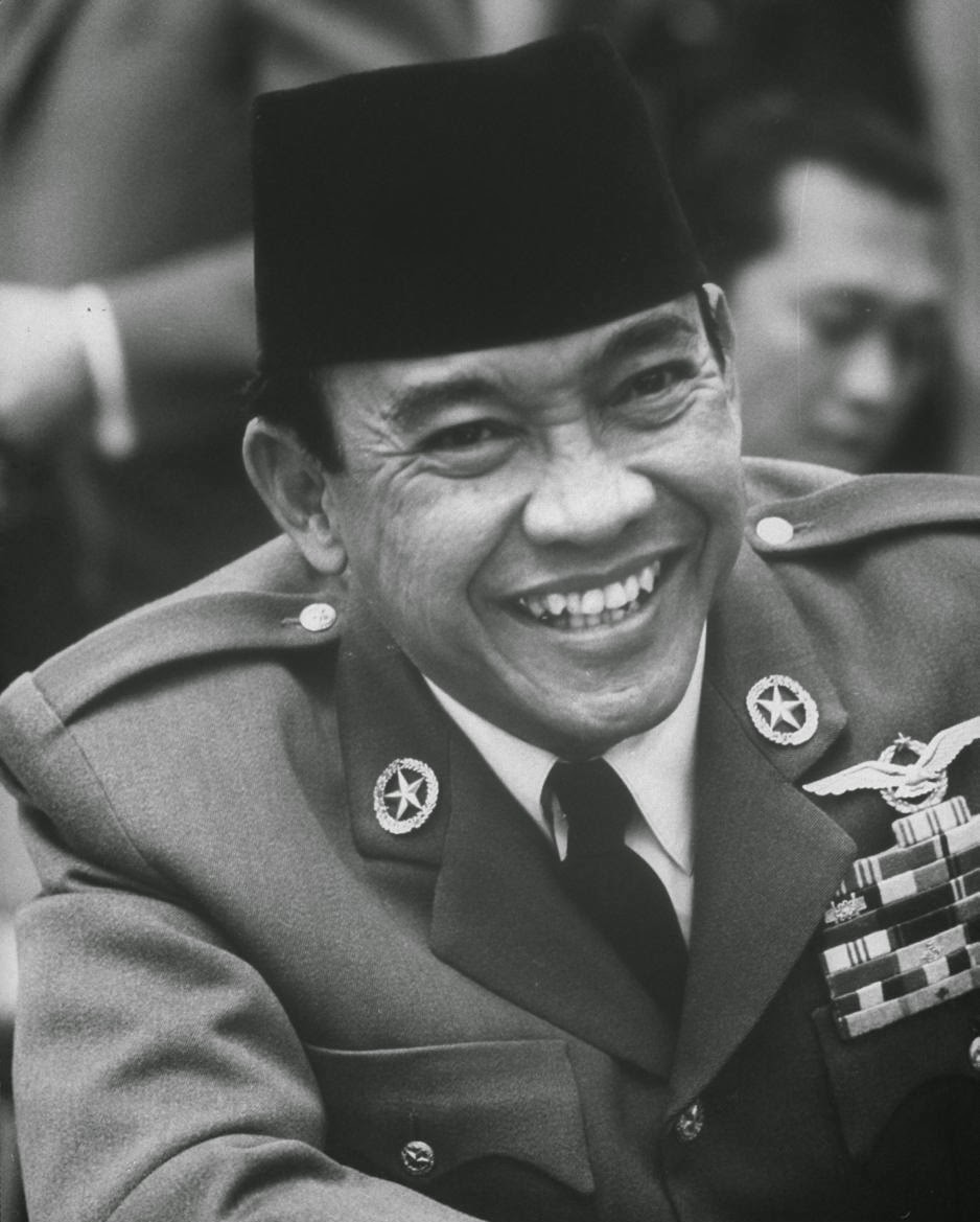 Biography Soekarno Singkat | indonesia headliners bio kisah hidup putra sang fajar Biography Soekarno Singkat | indonesia headliners bio kisah hidup putra sang fajar