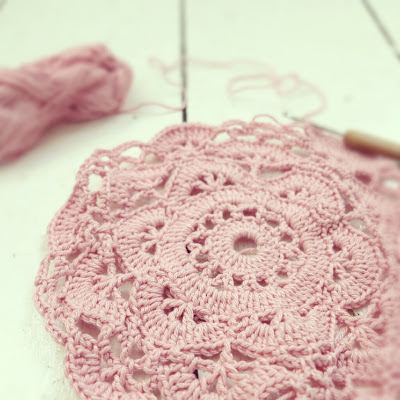 ByHaafner, crochet, doily, pink, pastel, doily, work in progress