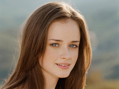 American Actress Alexis Bledel Wallpaper