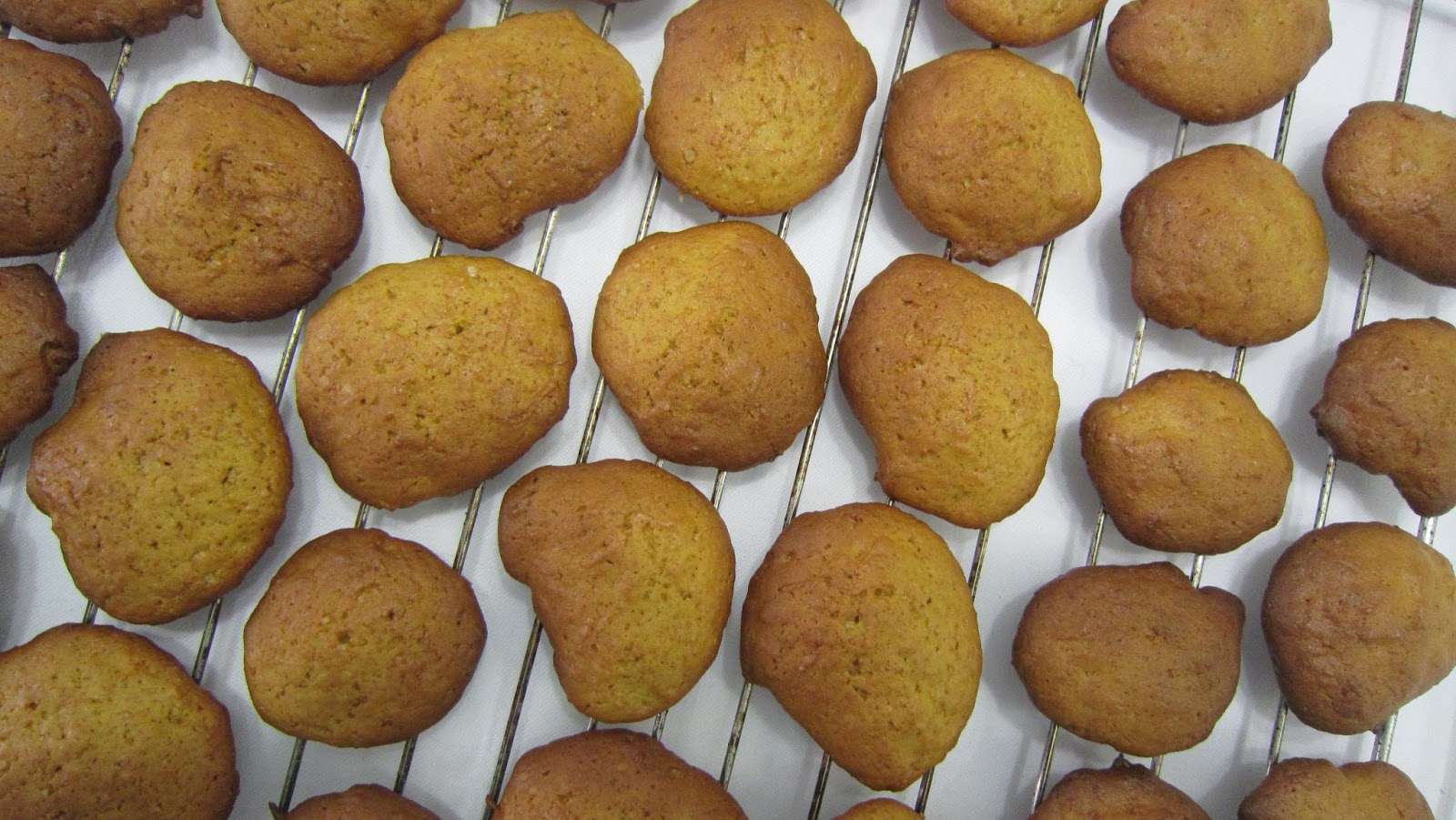 Galletas Irregulares De Zanahoria Y Naranja
