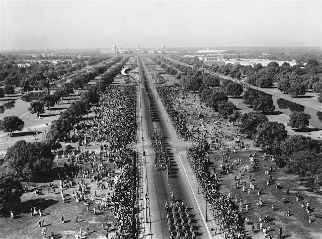 Aerial+View+of+the+Republic+Day+Parade+in+Delhi+taken+from+the+top+of+India+Gate+in+1951