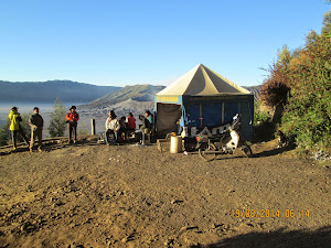 A Canteen tent at base of staircase climb to "Point Seruni".