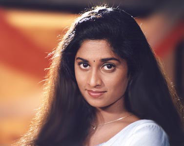 Sexy Wallpapers: Baby Shalini Bollywood Hot Actress Photos Biography Videos  Wallpapers 2011