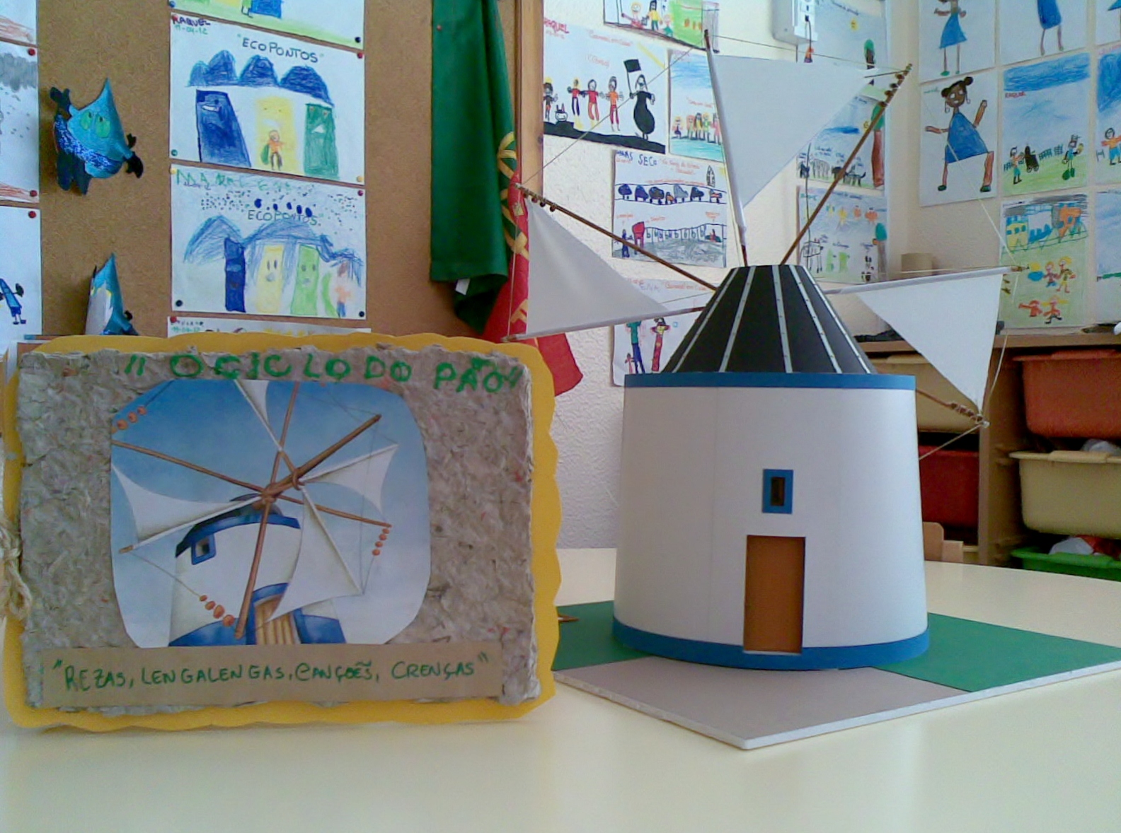 As nossas histórias: Projeto Ilídio Pinho - Da semente ao pão com energia  solar - O moinho de vento em maquete