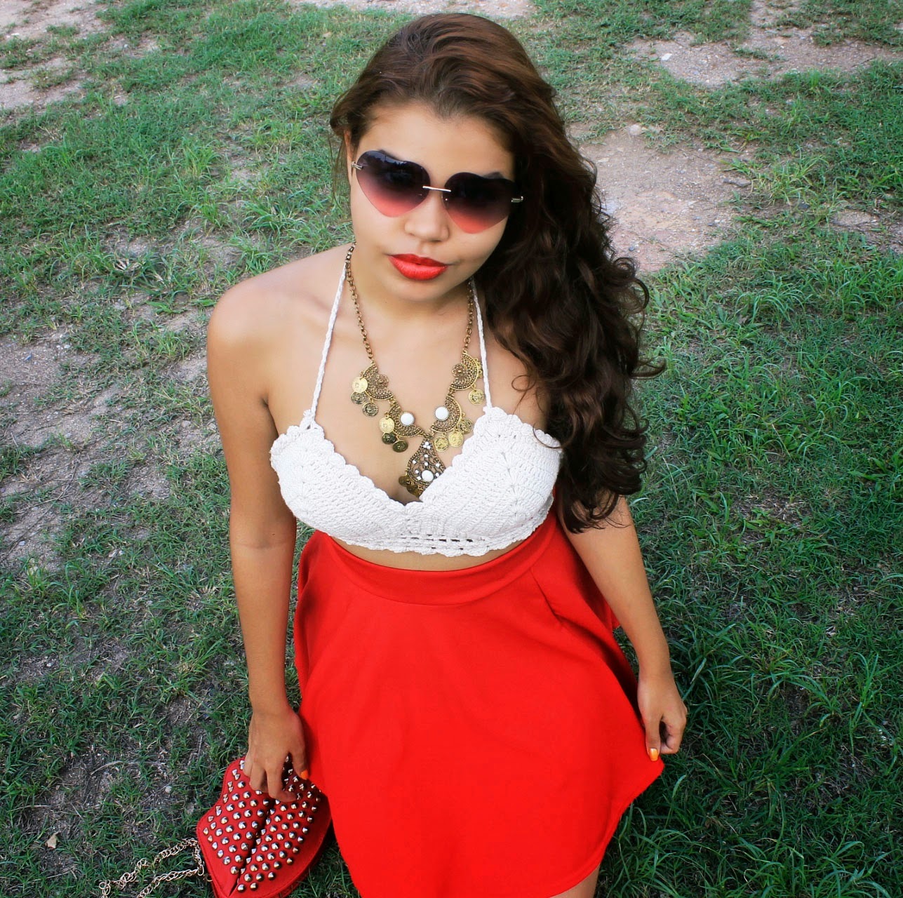 Look cropped de crochê, look saia vermelha, look romântico, look vermelho, chapéu floppy, oasap Look cropped de crochê, look saia vermelha, look romântico, look vermelho, chapéu floppy, oasap