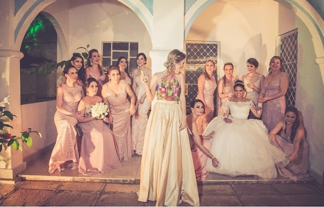 madrinhas usando a mesma cor de vestido