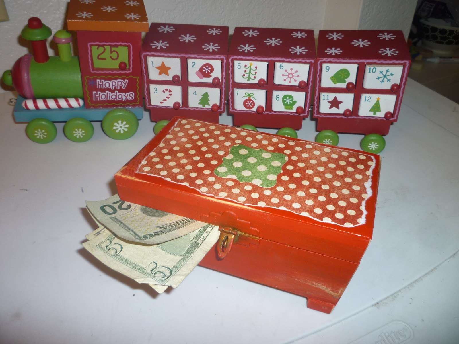 The Classy Punk: Tutorial Tuesday #1 Christmas Box