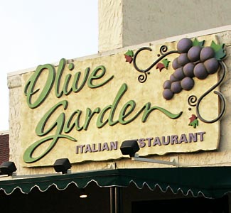Mommy Aya Olive Garden Says No To Us Flag