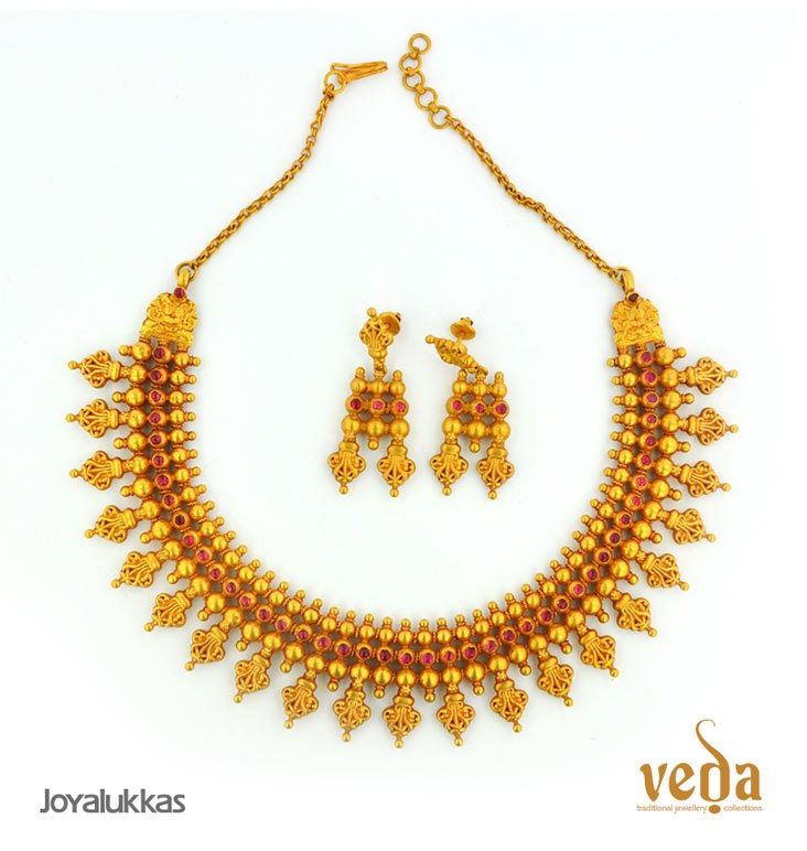 Indian Jewellery and Clothing Light weight gold jewellery of veda