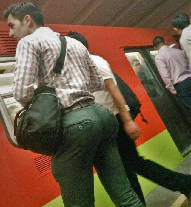 Гей Ходит С Вибратором