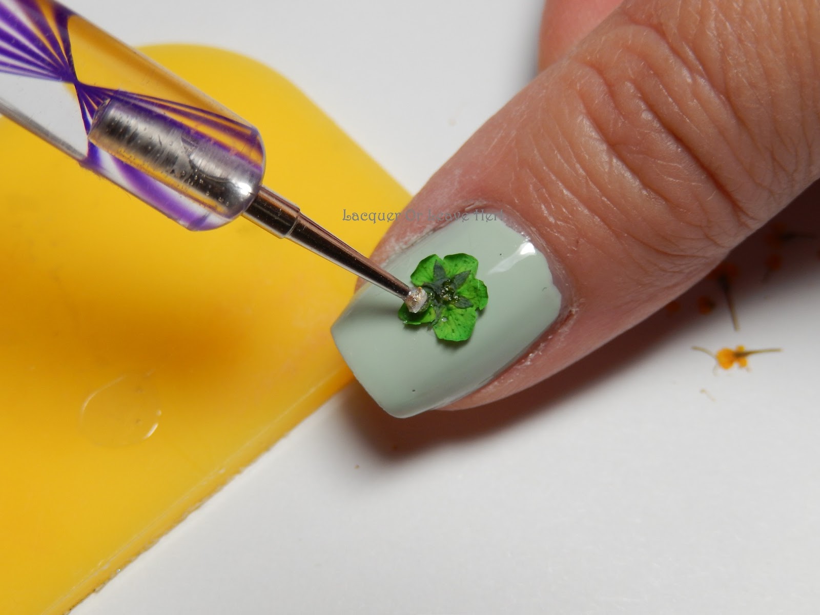 Lacquer or Leave Her! Tutorial Working with dried flowers )