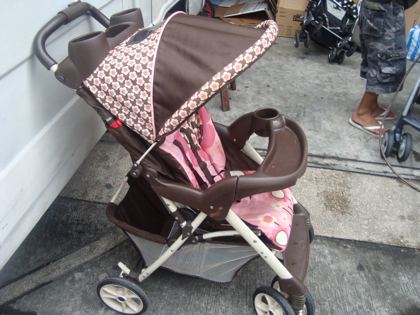 Mommyslove4baby143 Graco Pink Floral Stroller 3999p Sold