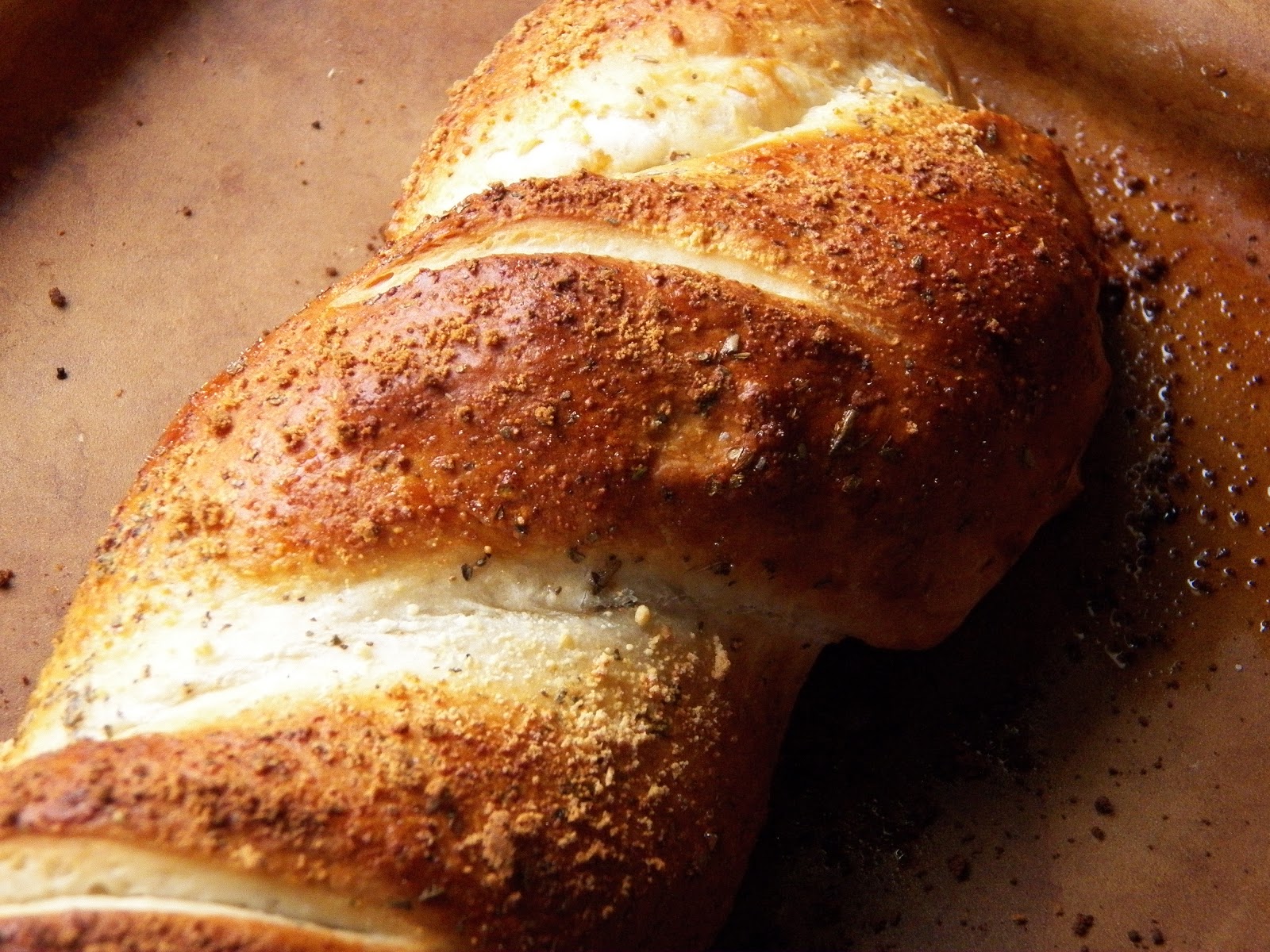 Comfy Cuisine Pepperoni Bread Twist