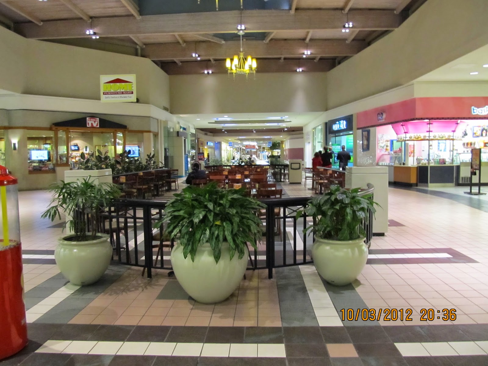 spring hill mall shoe stores