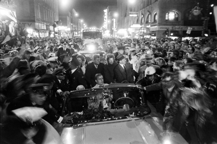 vintage everyday: Rare Photos of JFK’s 1960 Campaign