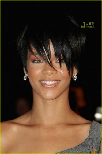 short rihanna hairstyles