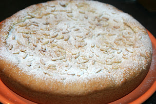 Torta della nonna Tarta bunicii