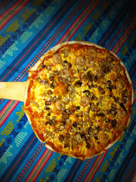 PIZZA MARISCOS (SEAFOOD PIZZA)