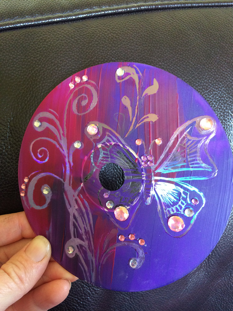 Crafty Crusaders Recycle Old CD's and DVD's using Pebeo's Acrylic Paints