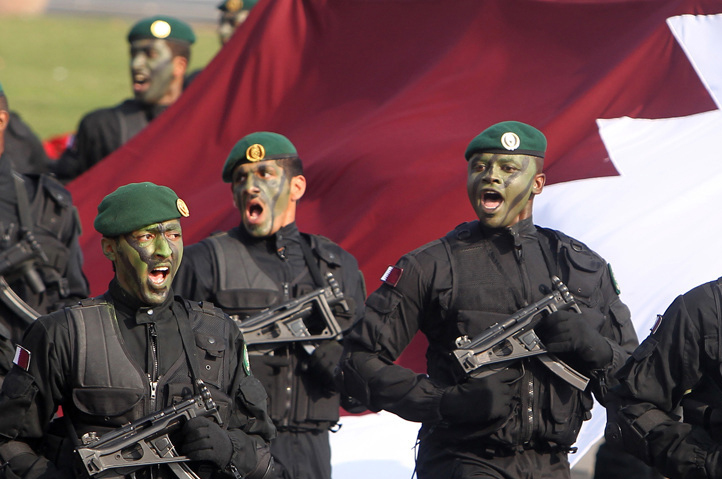 الجيش الخليجي (صور- متجدد ) Qatar+to+participate+in+military+armored+vehicles+parade+soldiers+doha+%25287%2529