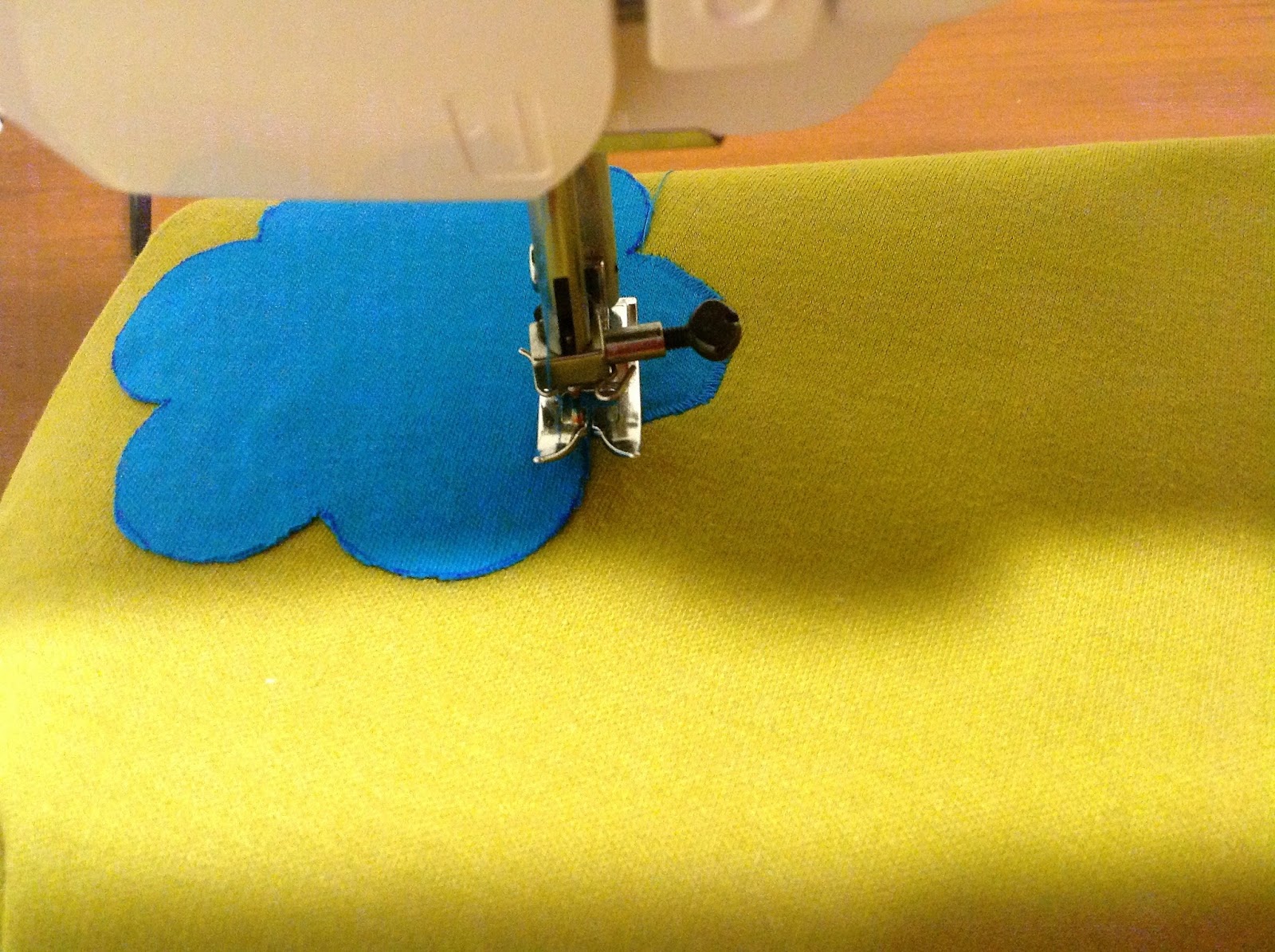 Applique on Knits, How to Applique, Easy Appliqueing Technique Sew