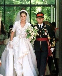The Royal Order of Sartorial Splendor: Wedding Wednesday: Rania's Gown