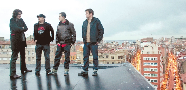 stranger than known: The Return of Manta Ray - Manta Ray live 14 / 12