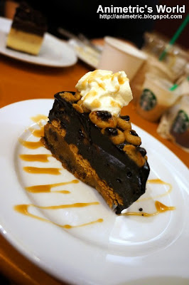 Warm Chocolate Chip Cookie Cake at Starbucks