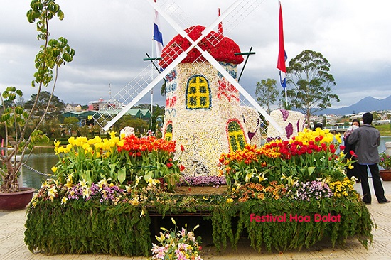 [Image: le-hoi-hoa-da-lat-6.jpg]