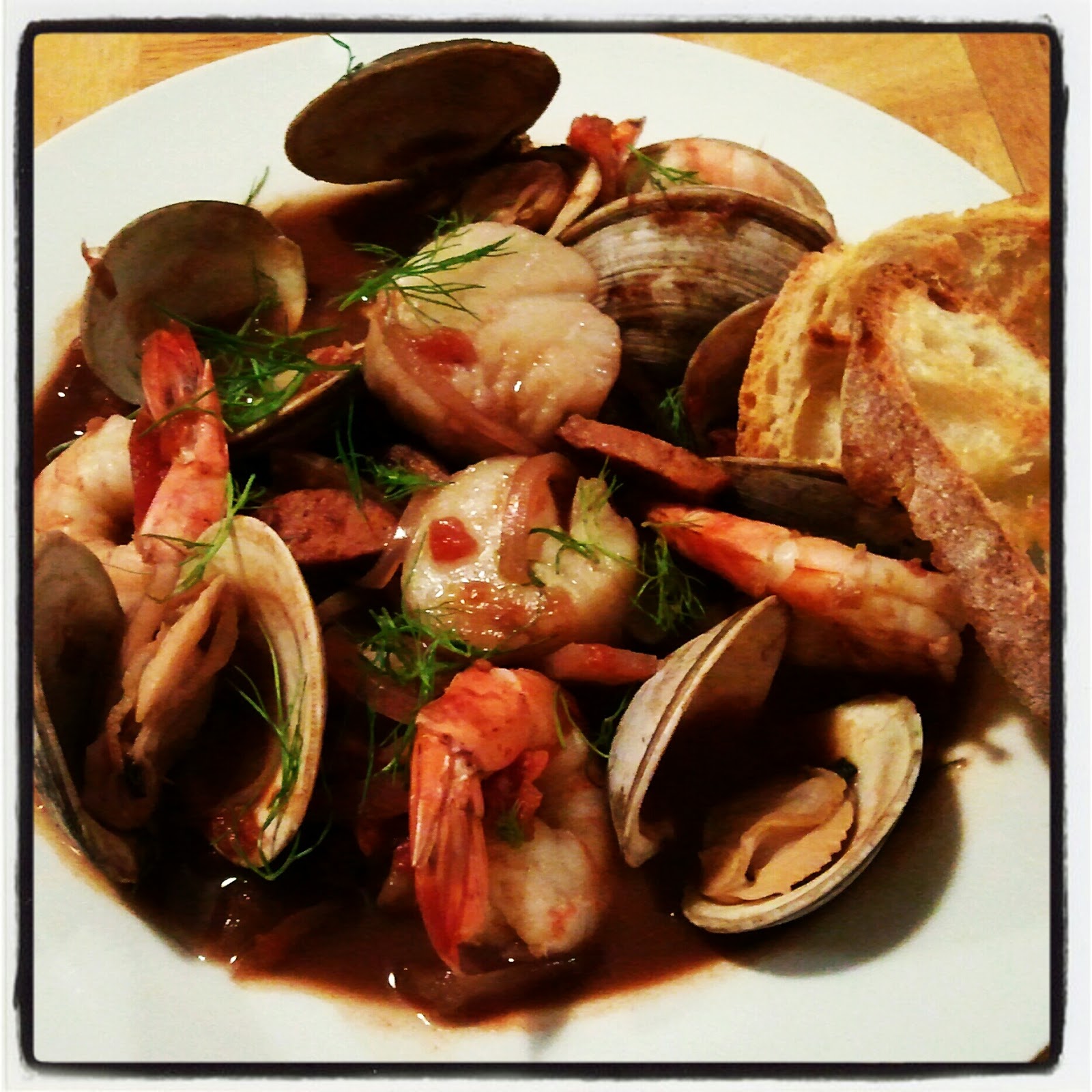 37 Cooks Smoky Shellfish Stew with Fennel and Chorizo and Garlicky