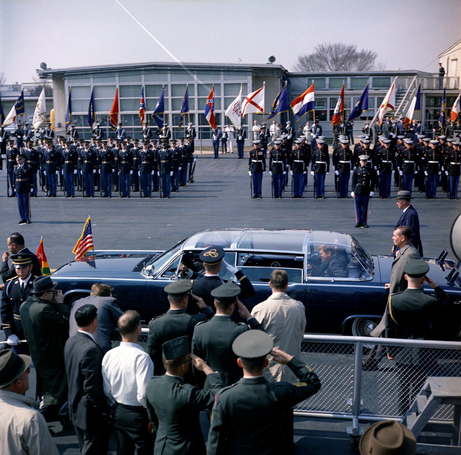 3/20/62: JFK, full bubbletop, agents beside limo