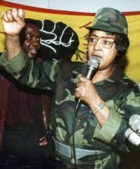 NELSON MANDELA: SOLDADO JESUITA Winnie+Mandela