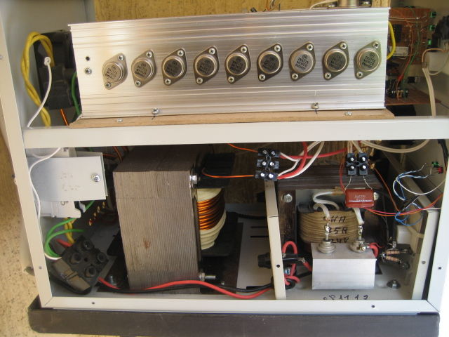 Build a 250 to 5000 watts PWM DC/AC 220V Power Inverter Circuit