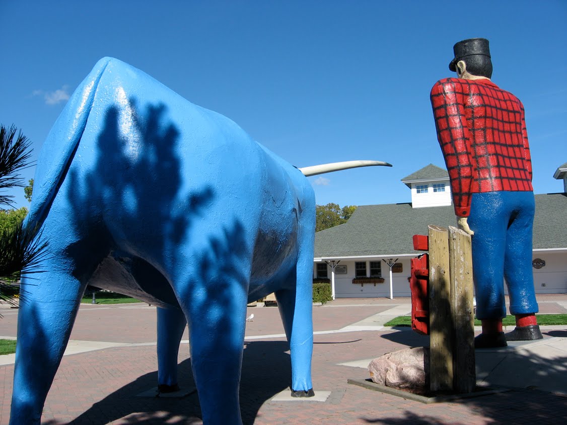 Eccentric Roadside I got you, Babe Bemidji, Minnesota's Paul Bunyan
