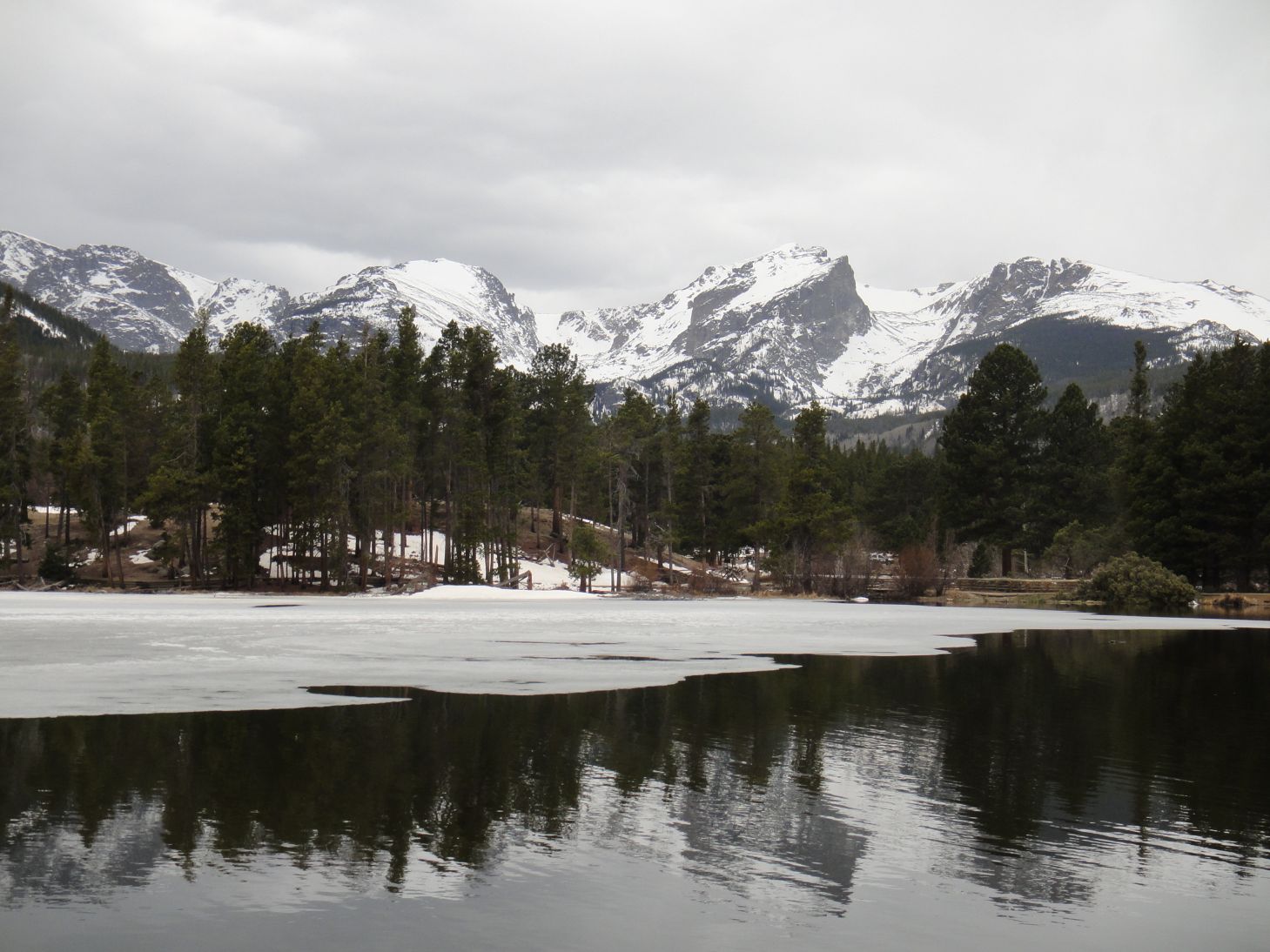 Hiking Rocky Mountain National Park Glacier Knobs and Sprague Lake.