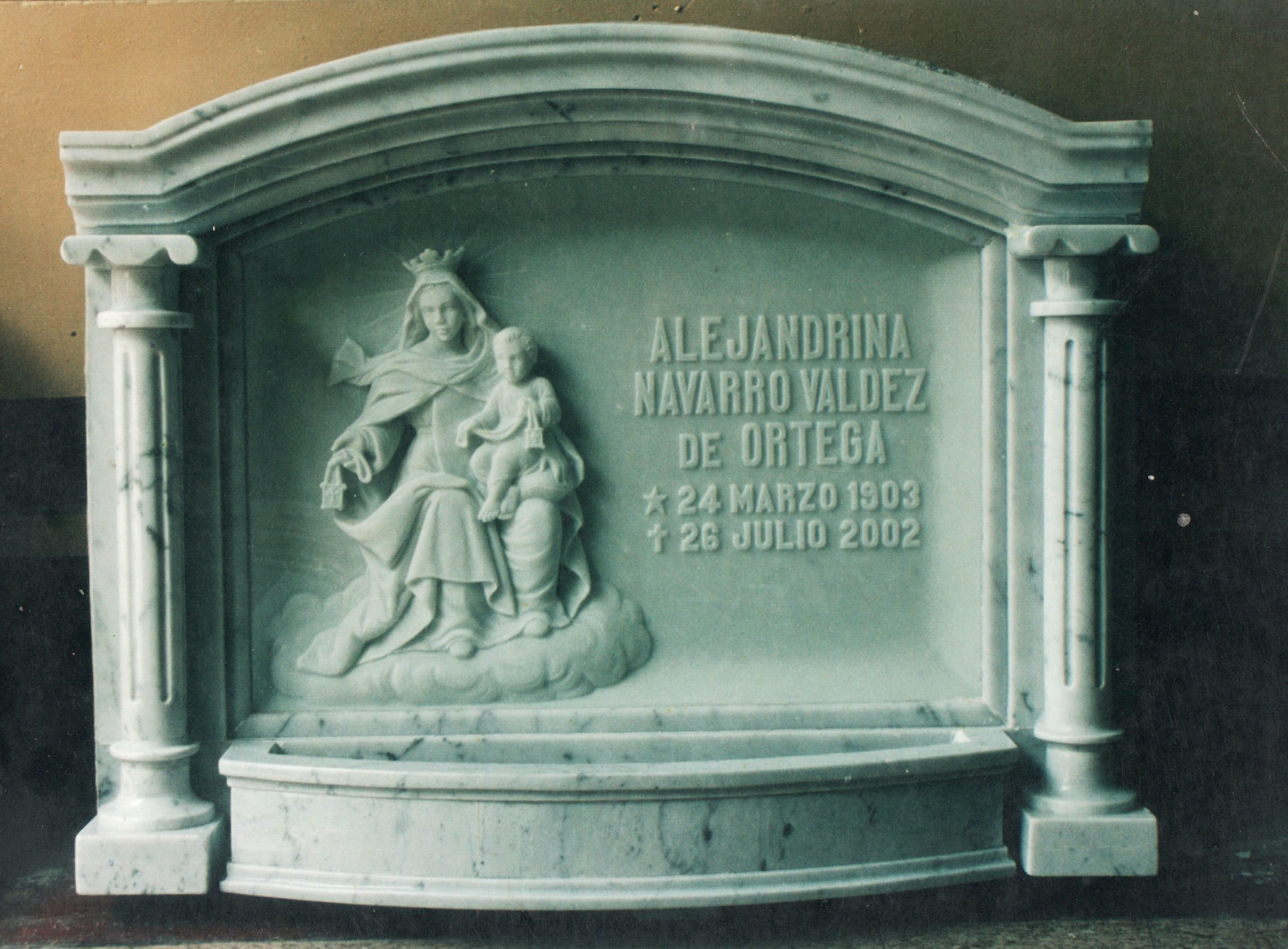 Marmoleria Santa Cruz Peru LAPIDAS CON JARDINERA