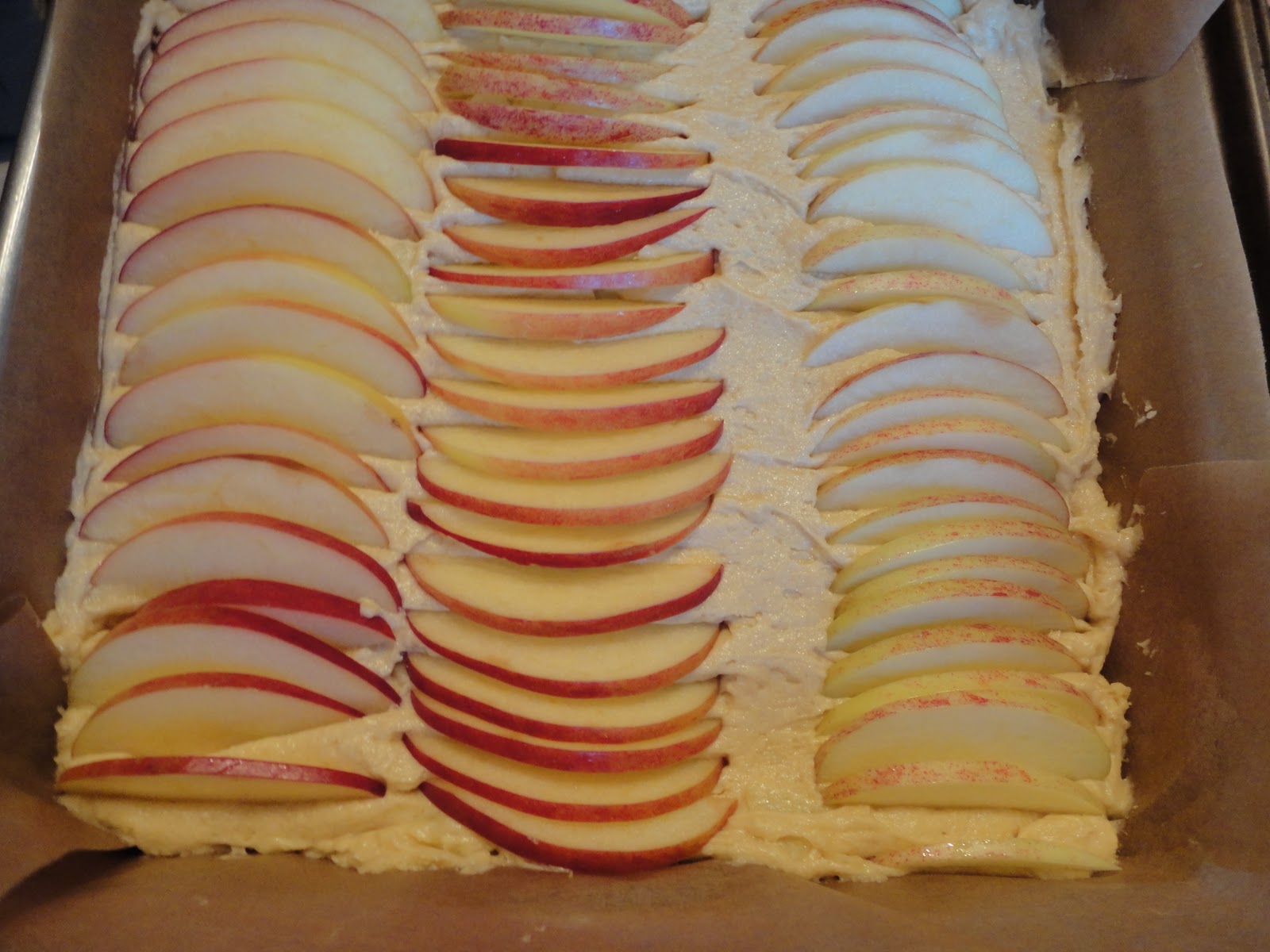 Babaduck Halloween Treats Toffee Apple Cake