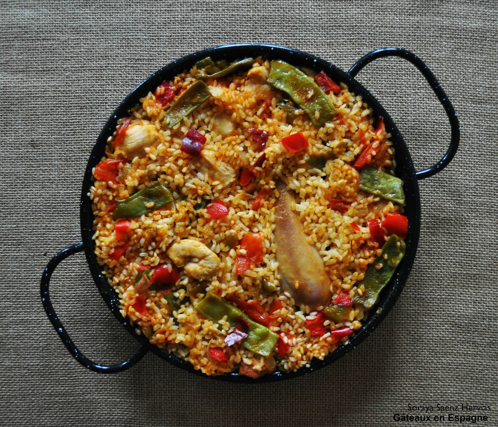 GÂTEAUX EN ESPAGNE Recette de paëlla au poulet "traditionnelle"