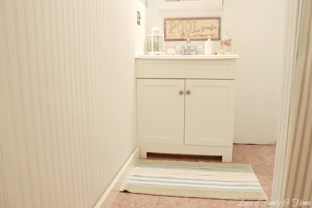 Beadboard Wallpaper Tutorial - Love of Family & Home