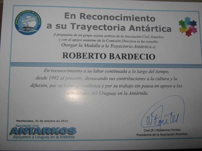 La Asociación Civil Antarkos hace entrega de la Medalla a la Trayectoria Antártica - 21-10-2015