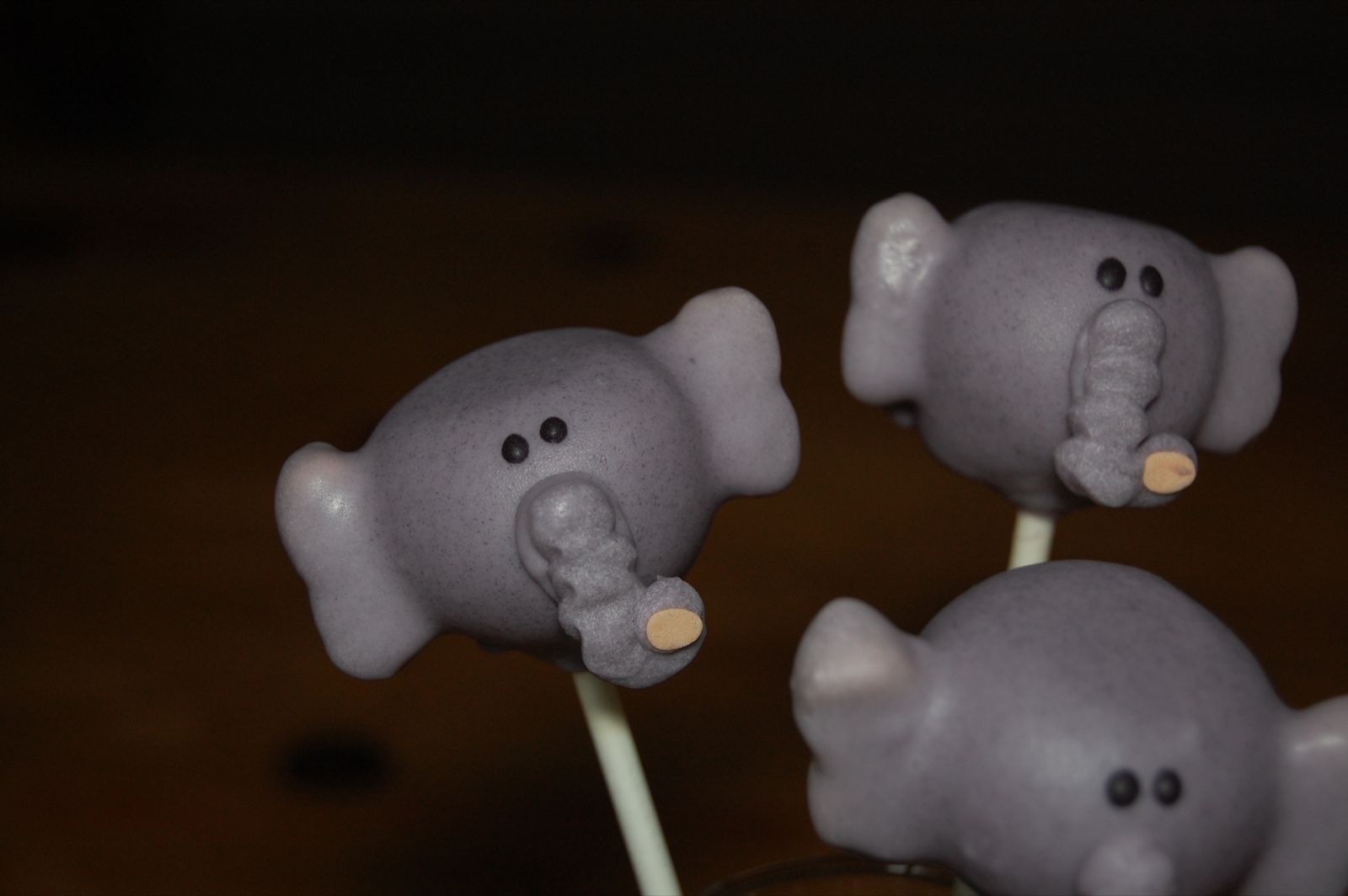 how to make cake pops with a cake pop maker Here's the result of my first attempt at Elephant Cake Pops!!