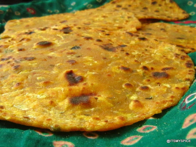 Spiced indian flatbread with bottlegourd and wheat flour