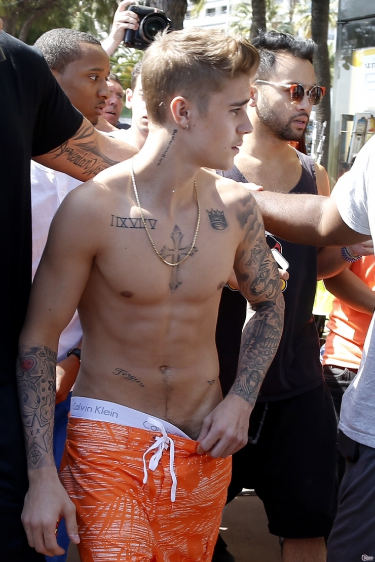 Beauty and Body of Male : Justin Bieber pictures and photos 4.