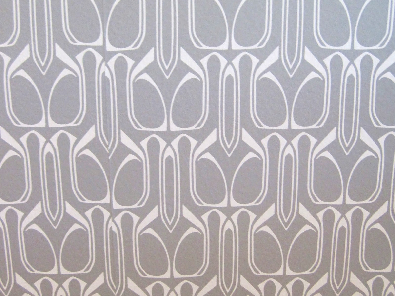 grey and white geometric wallpaper