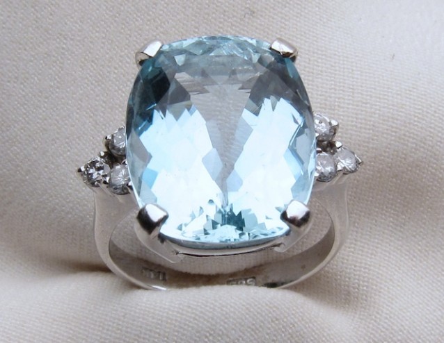 Aquamarine the march birthstone Aquamarine the march birthstone