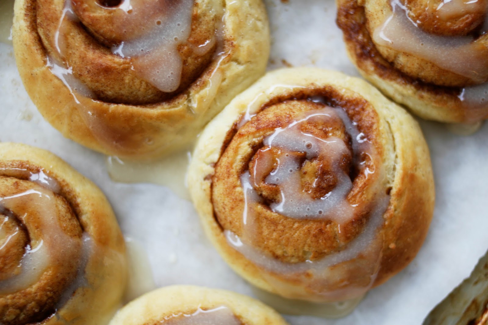Unedeux senses Sour Cream Cinnamon Rolls