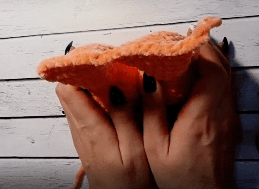 Соединяем ножки Мастер-класс по вязанию котика