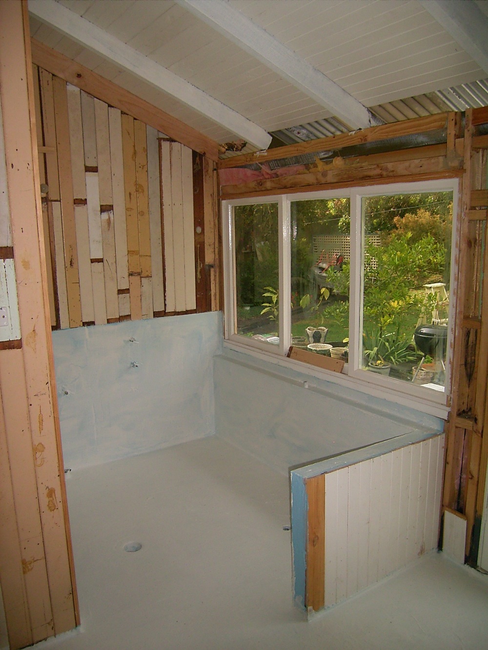 Love in a B and B Makeover Monday on Friday The Sunroom Bathroom