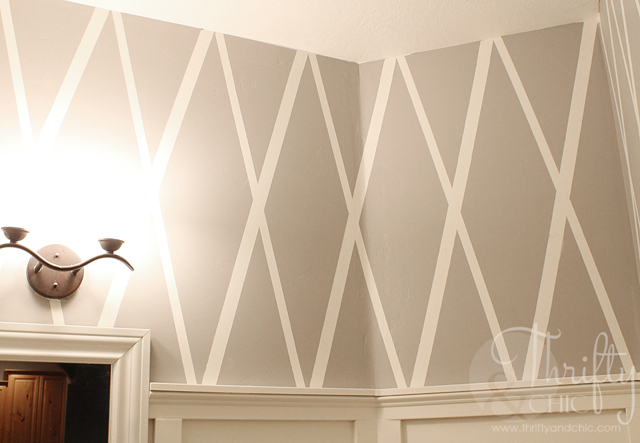 How to Paint a Diamond Accent Wall using ScotchBlue™ Painter's Tape